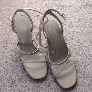 Nude heels size 7 DSW Mix No 6